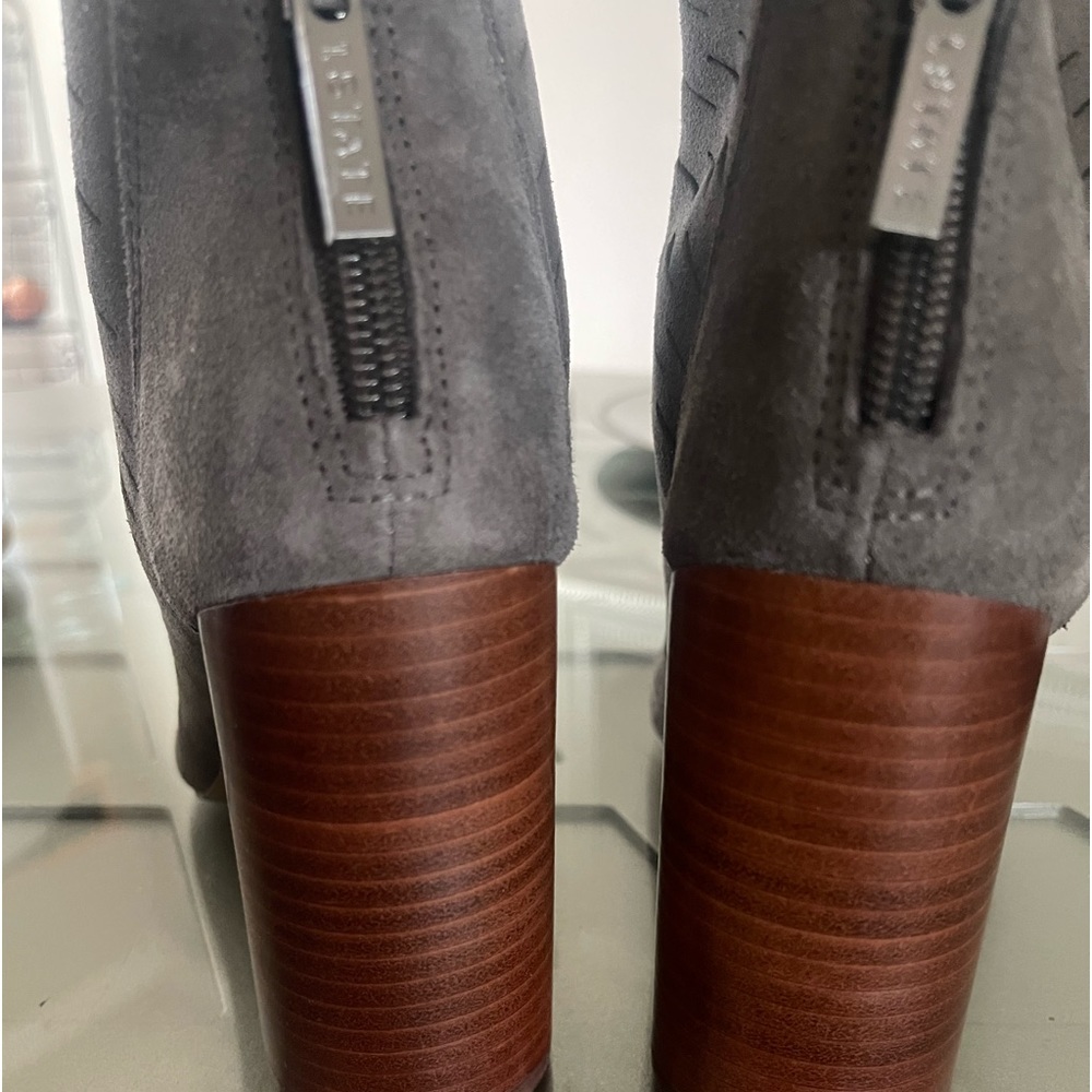 Women’s grey wedges